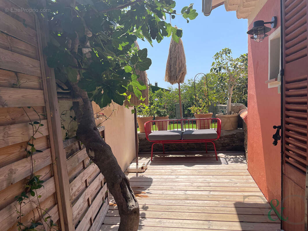 Maison à BORMES-LES-MIMOSAS