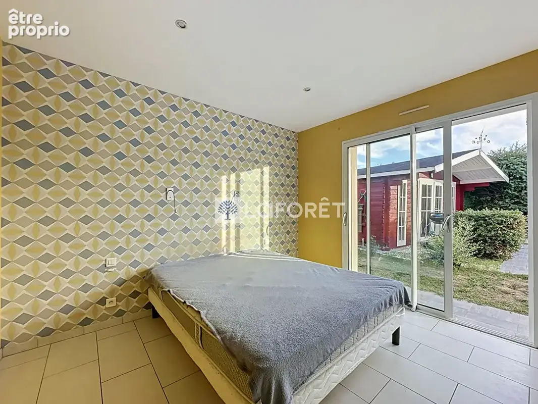 Élégante maison de plain-pied avec piscine chauuffée - photo 15