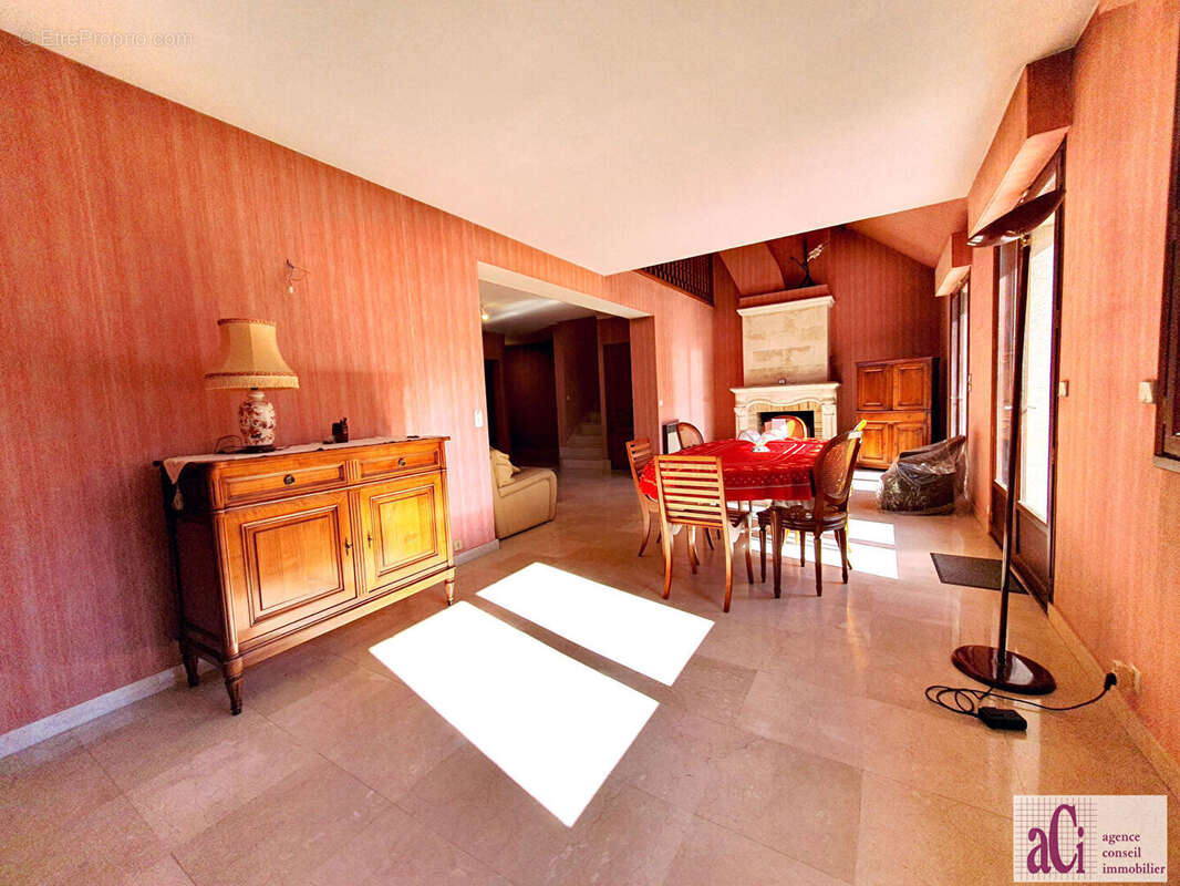 Maison à L&#039;HAY-LES-ROSES