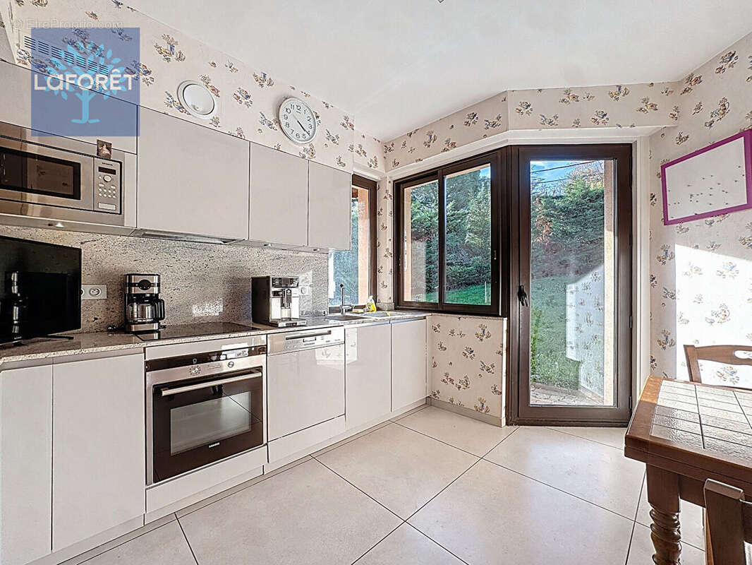 Maison à SAINT-GENIS-LAVAL