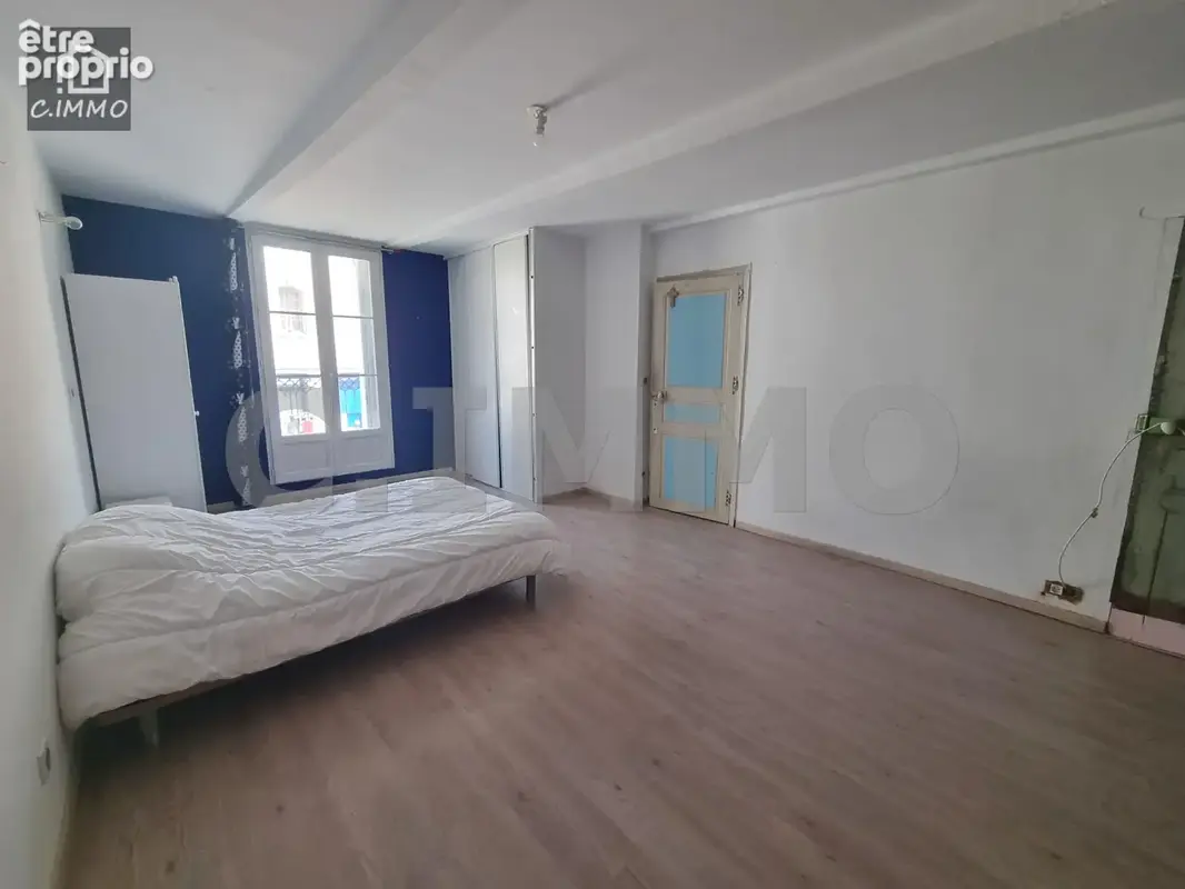 MDV de type 4 de 140 m2 avec 2 terrasses de 18 m2 et 25 m2 + garage 100 m2 + appartement 46 m2 + studio. - photo 11