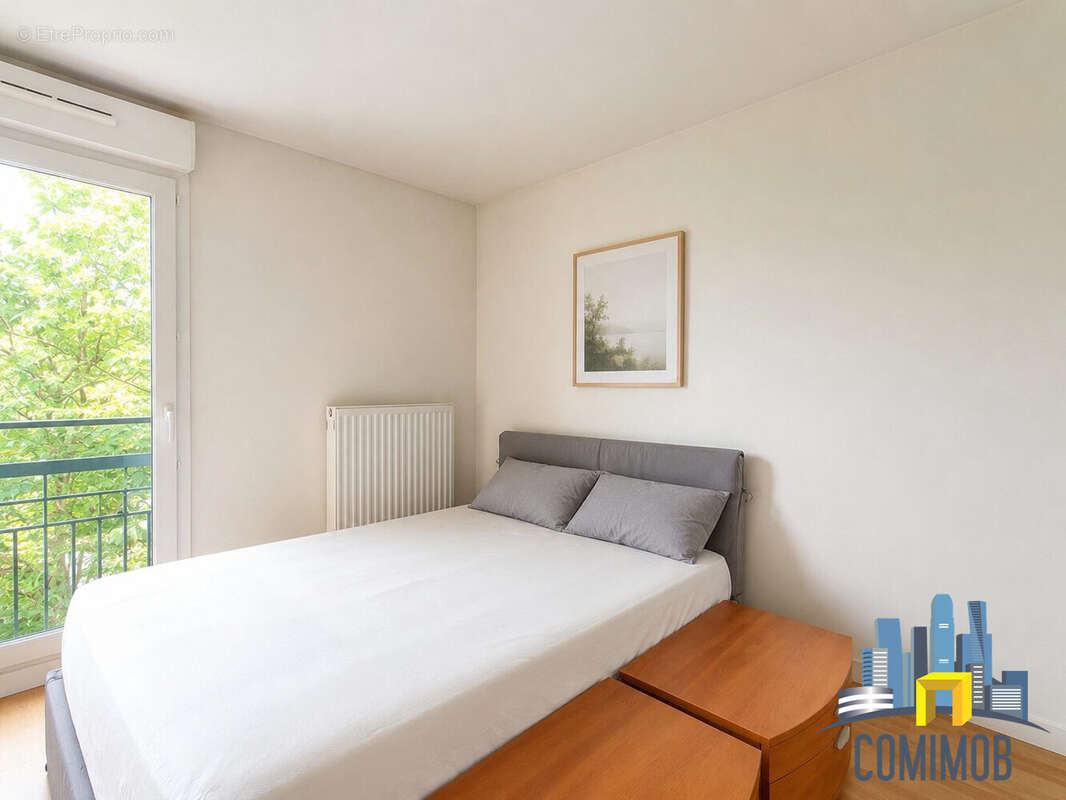 Appartement à COURBEVOIE