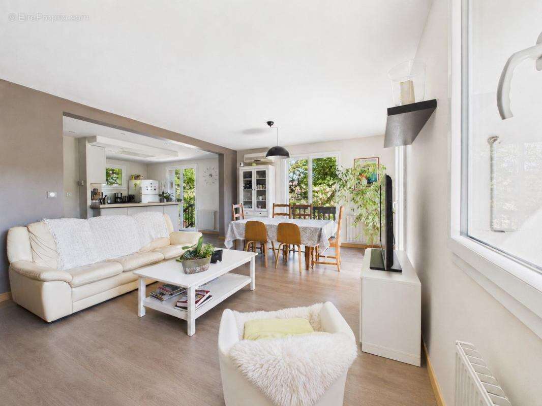 CHAMBÉRY - Maison - 109.50 m2 + terrain de 799m² - photo 7