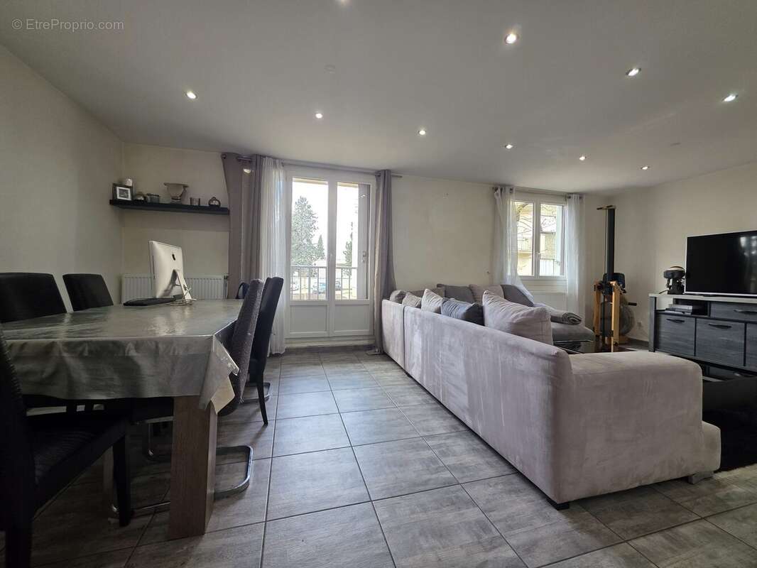 Appartement à VENISSIEUX