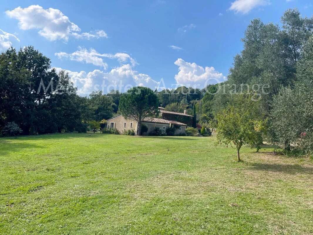 Maison à LA GARDE-FREINET