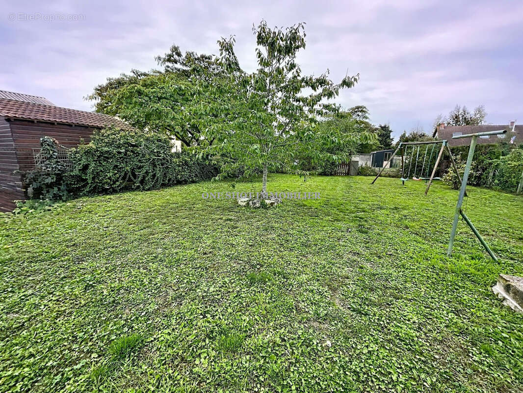 Maison à SAINT-JEAN-DE-LA-RUELLE