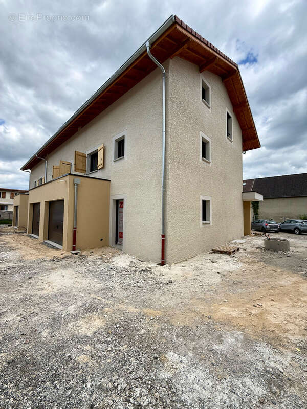 Maison à SEGNY