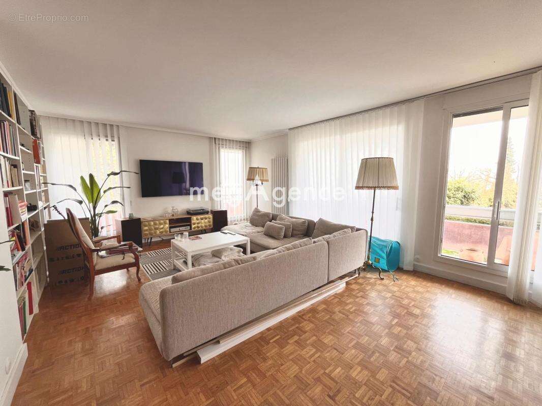 Appartement à MAREIL-MARLY