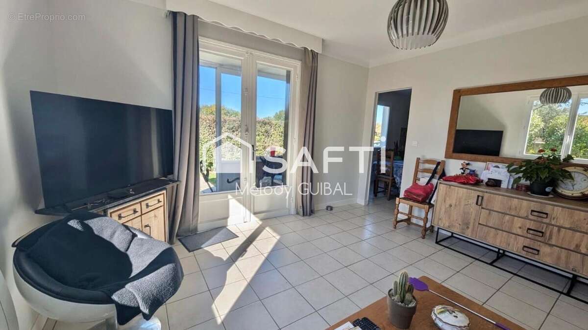 Photo 7 - Maison à MEDIS