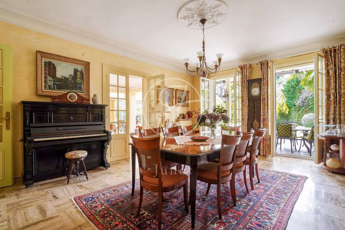 Maison à LE VESINET