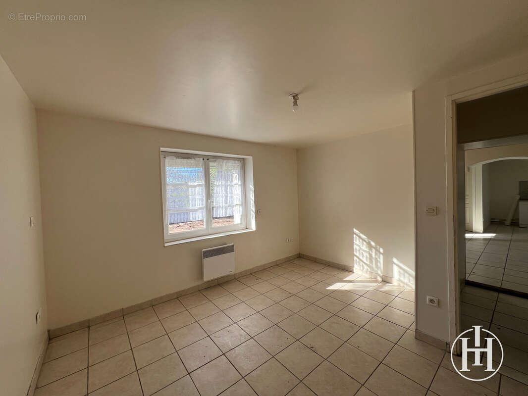 Maison à SAINT-PIERRE-LES-ETIEUX