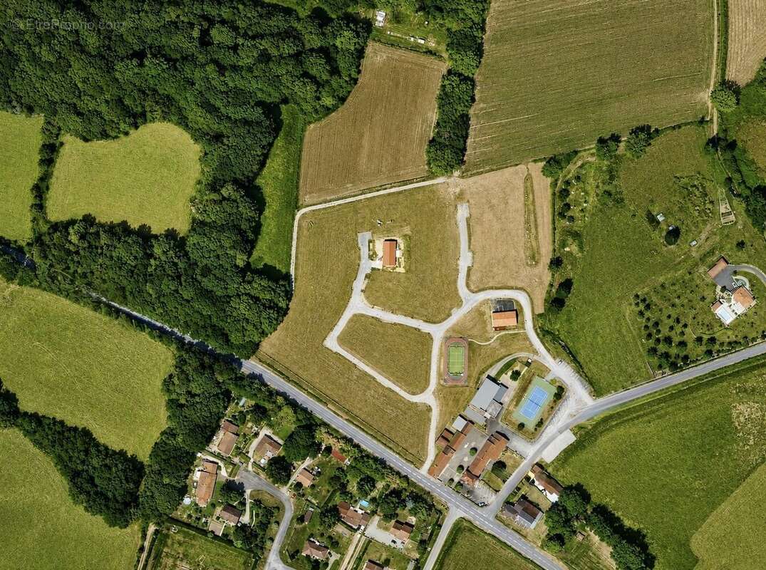 Terrain à bâtir de 855 m² à LA GENEYTOUSE (87) - photo 3