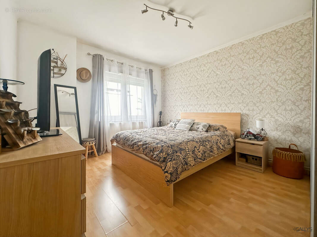 Appartement à ARS-SUR-MOSELLE