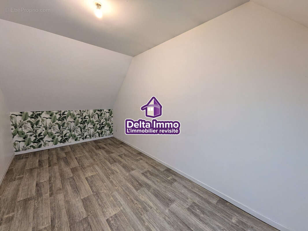 Maison à SAINT-SEBASTIEN-DE-MORSENT