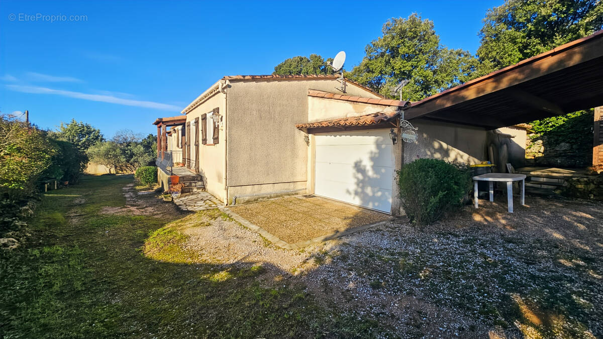 Maison à SAINTE-ANASTASIE-SUR-ISSOLE