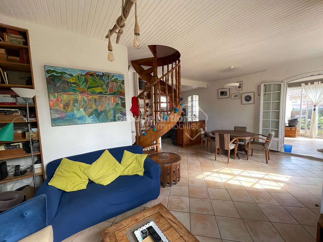 Maison à SAUSSET-LES-PINS