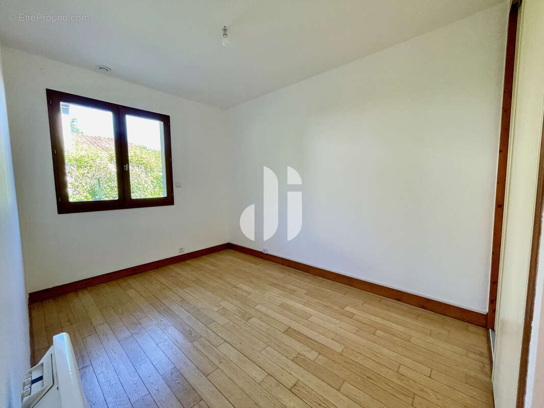 Maison individuelle de plain-pied 4 pièces Villenave-d'Ornon - photo 9
