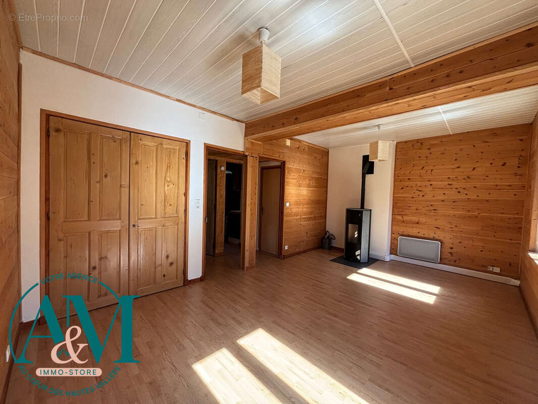 Appartement à CERVIERES