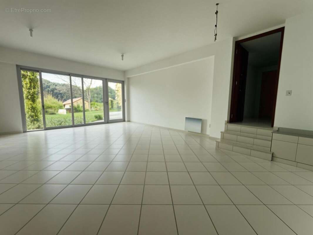   - Maison à VALS-LES-BAINS