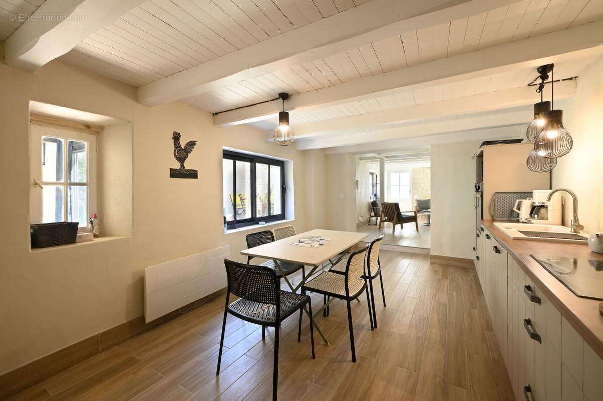 Maison à SAINT-CLEMENT-DES-BALEINES