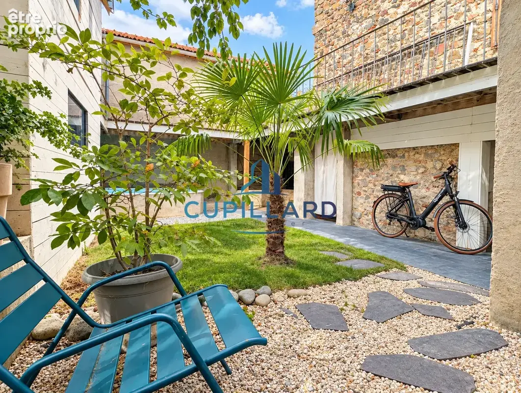VILLEREST   Maison en pierre de 229 m2 avec jardin paysagé - photo 14