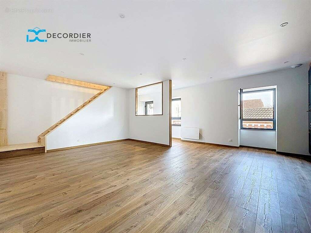 Maison à NEUVECELLE