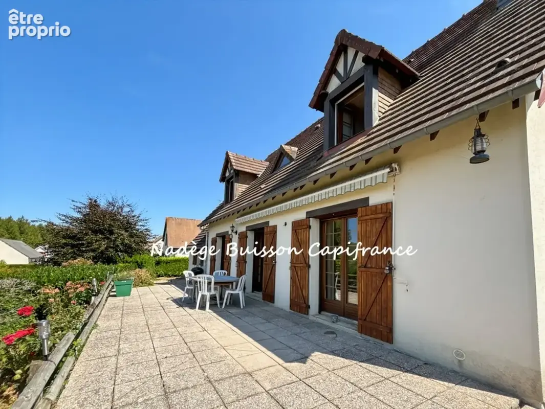 Cambremer centre – Maison familiale de 136 m² avec terrasse panoramique, vie de plain-pied et double garage - photo 6