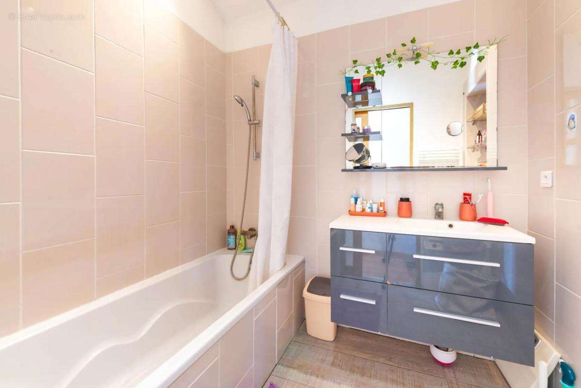 Rueil-Malmaison - Coteaux – Maison  – 4 chambres - 105 m² - photo 9