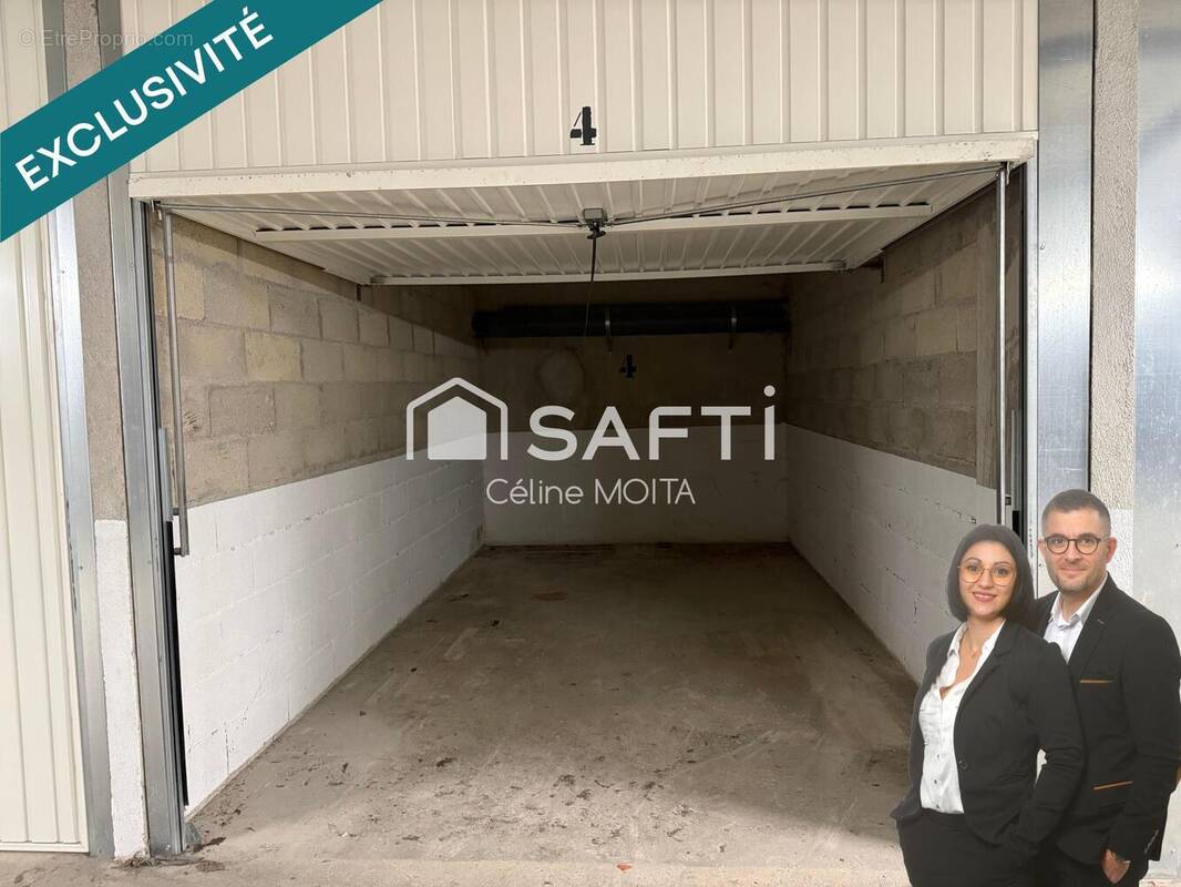 Photo 1 - Parking à MONTFERMEIL