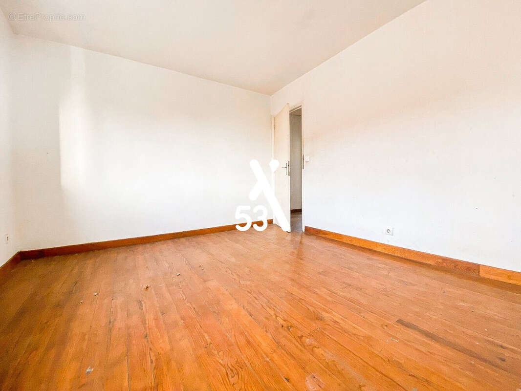 Maison à SAINT-MOMELIN