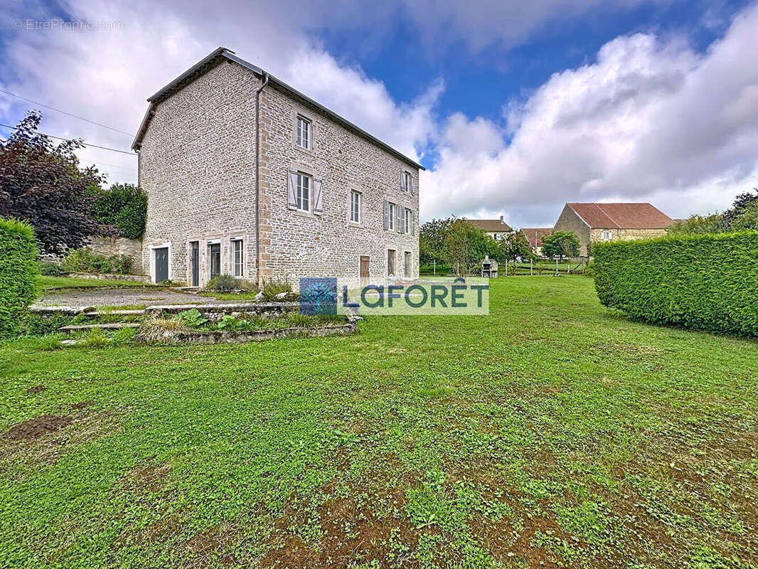 Maison à HUMES-JORQUENAY