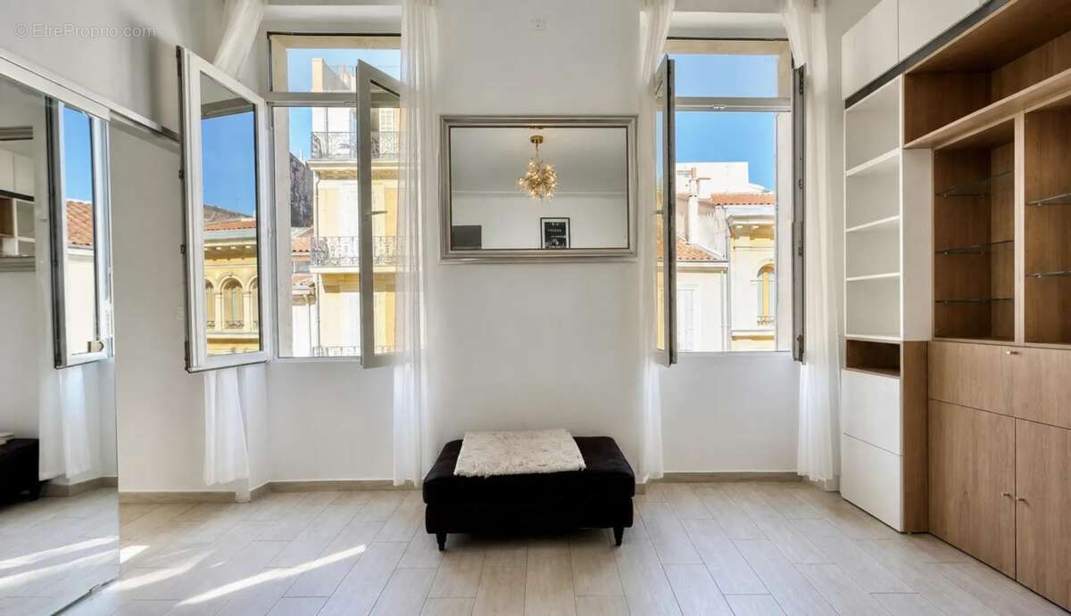 Appartement à MARSEILLE-6E