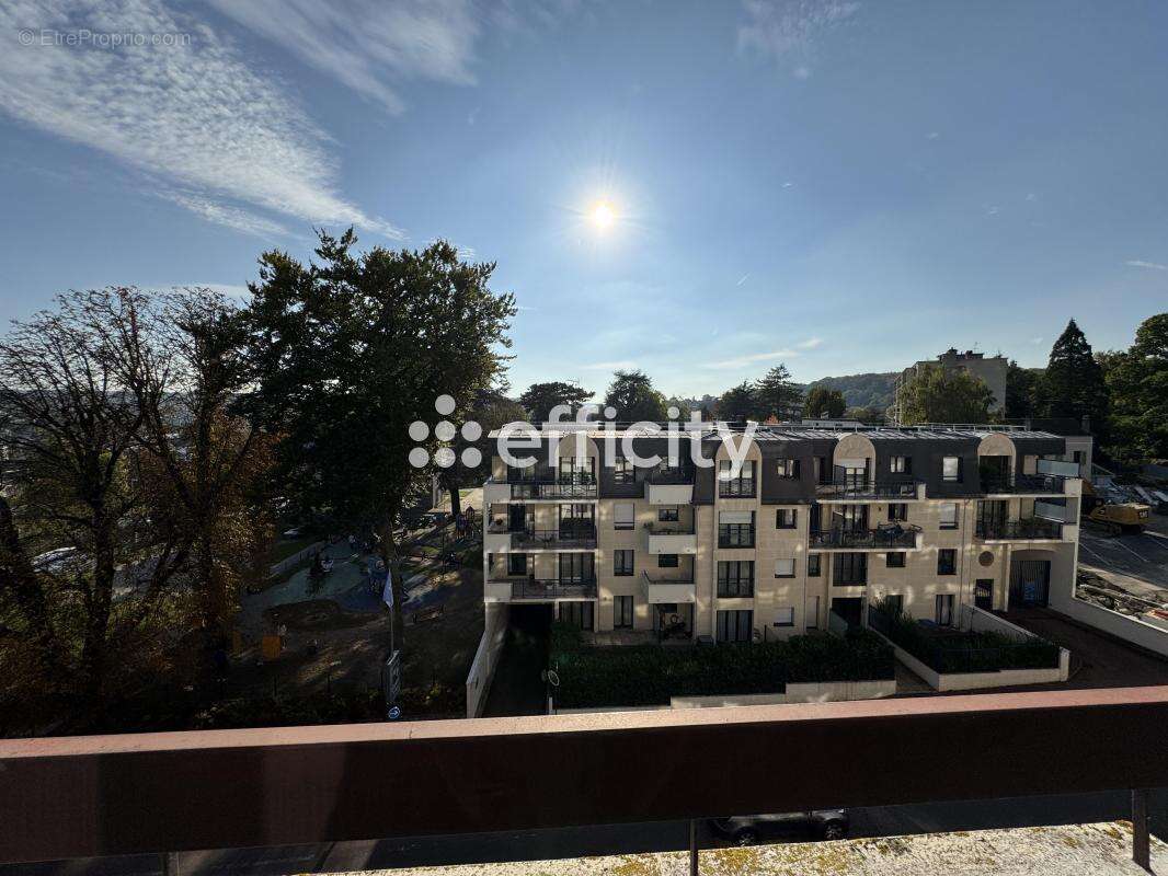 Appartement à CHAVILLE