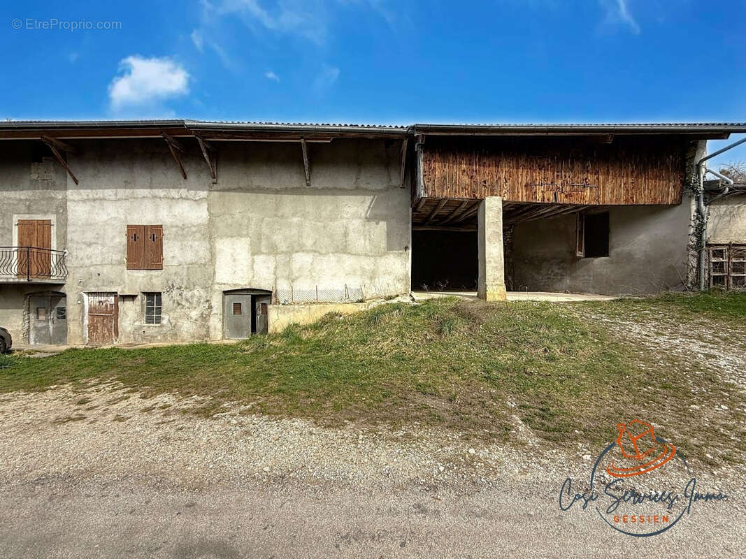 Maison à BELLEGARDE-SUR-VALSERINE