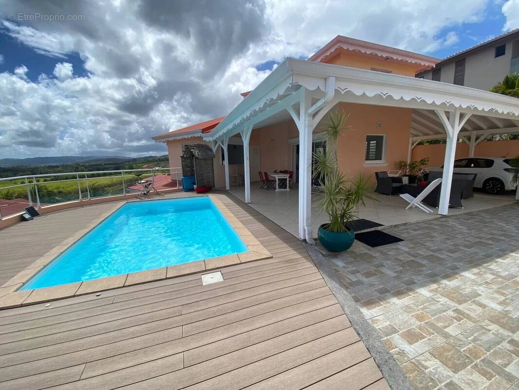 Maison à LES TROIS-ILETS