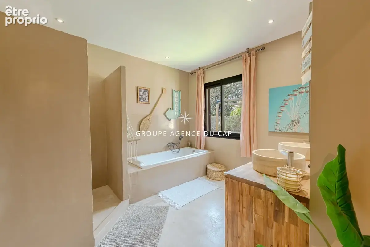 Villa Frejus 5 pièce(s) 165 m2 - photo 11