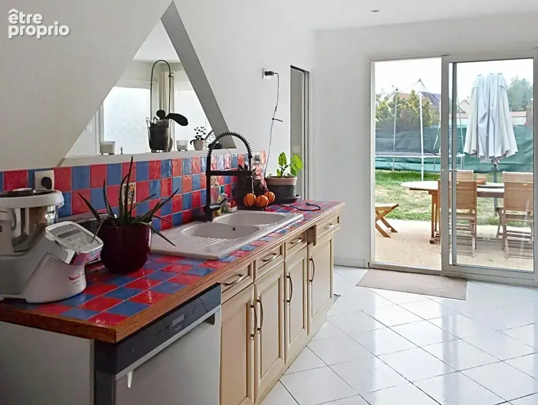 Maison familiale 156 m² : 5 chambres, bureau, garage et dépendance, gare à pieds, télétravail Bonneval - photo 8