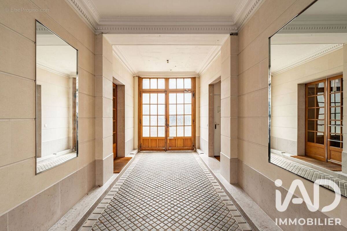Photo 1 - Appartement à LA GARENNE-COLOMBES