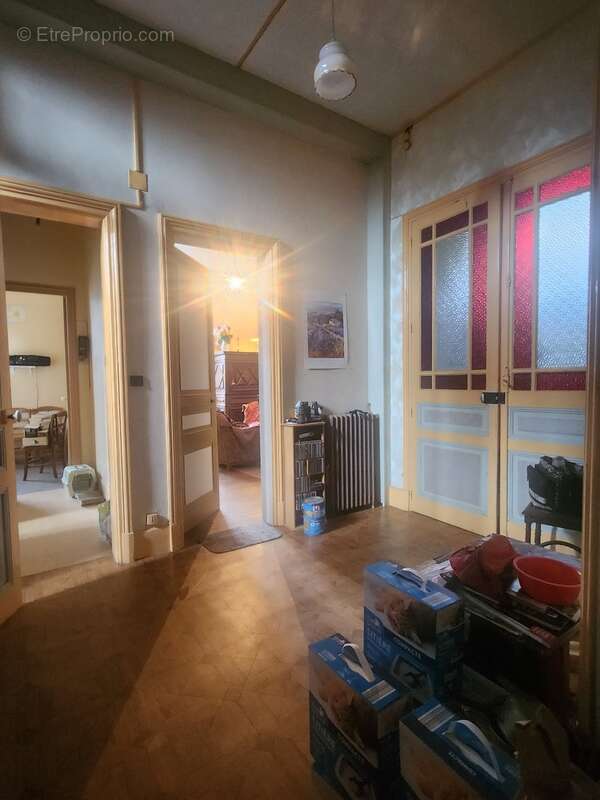 Maison à SAINT-LEONARD-DE-NOBLAT