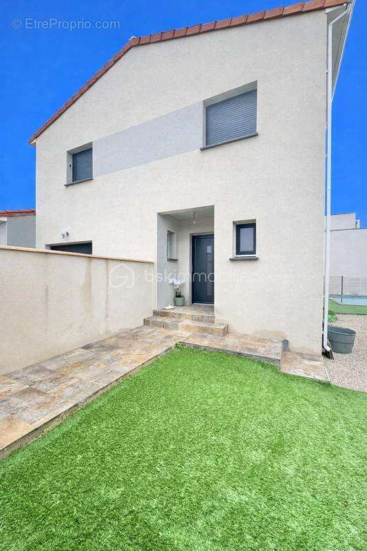 Maison à NISSAN-LEZ-ENSERUNE