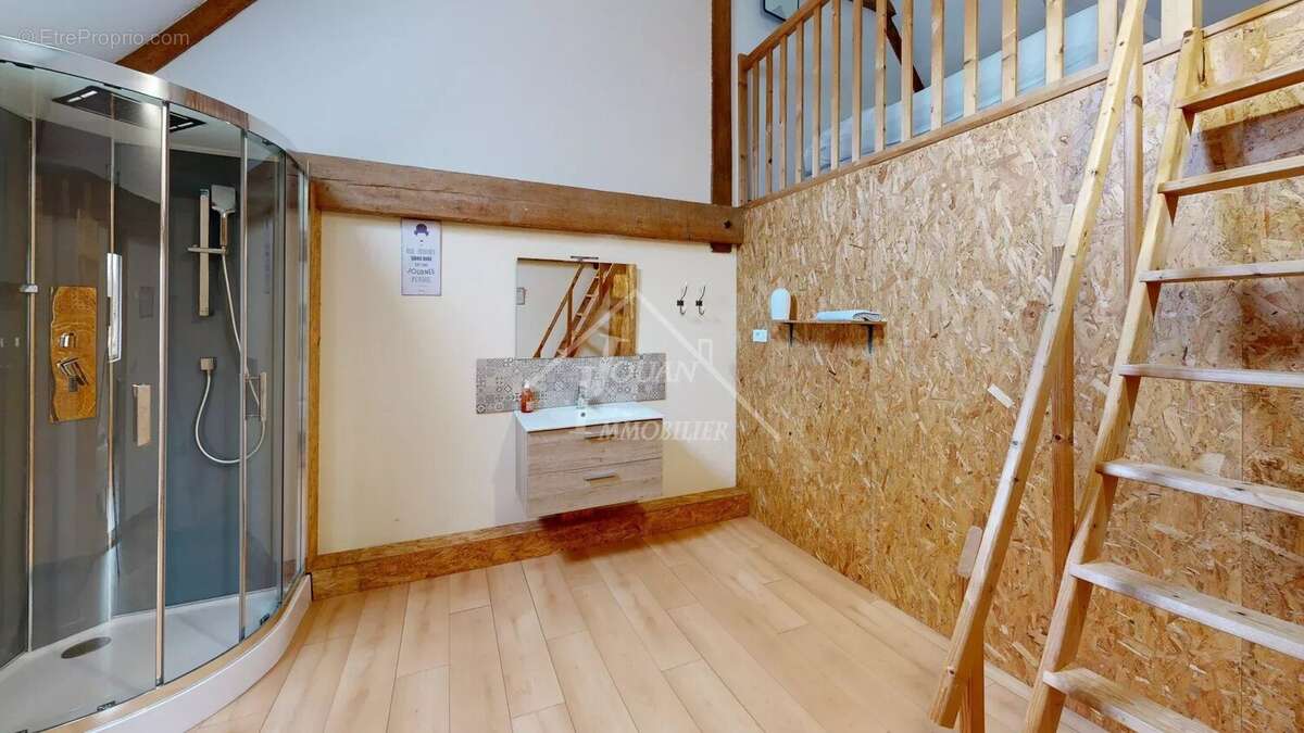 Maison à DOMPIERRE-SUR-BESBRE