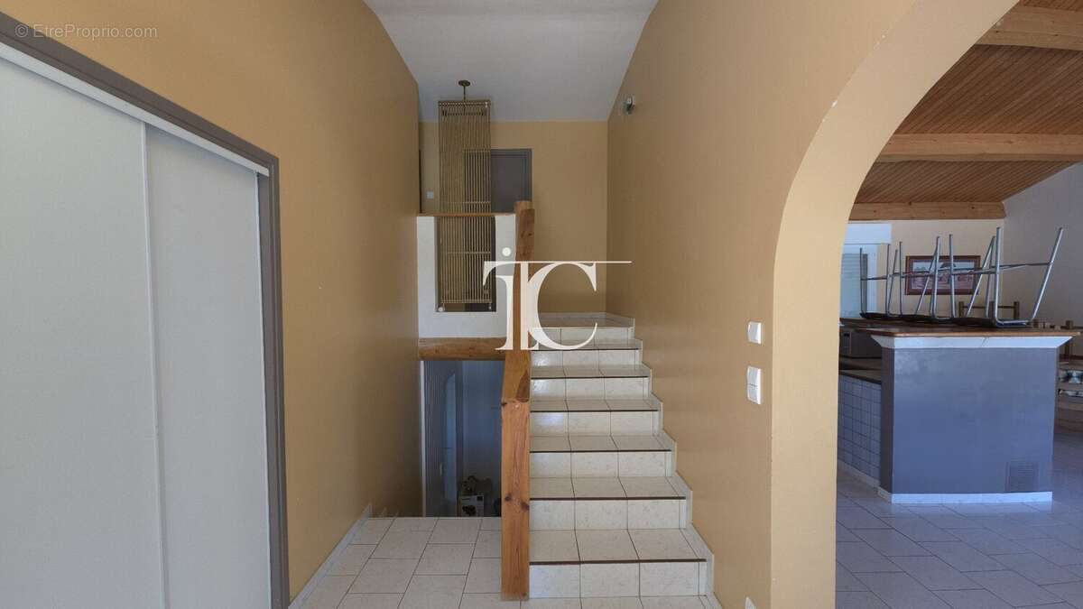 Maison à BERRIAS-ET-CASTELJAU