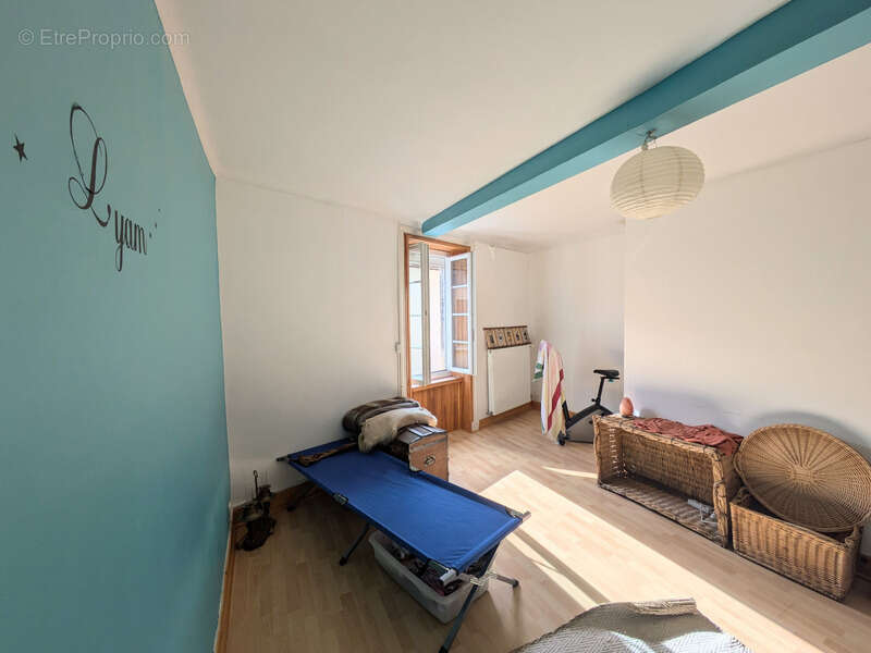 Maison de ville a cottance - 160 m² - salon et sejour - 4 chambres - exterieur - puits - photo 6