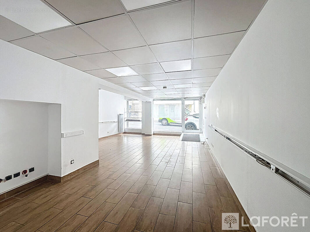 Commerce à SAINT-MICHEL-SUR-ORGE