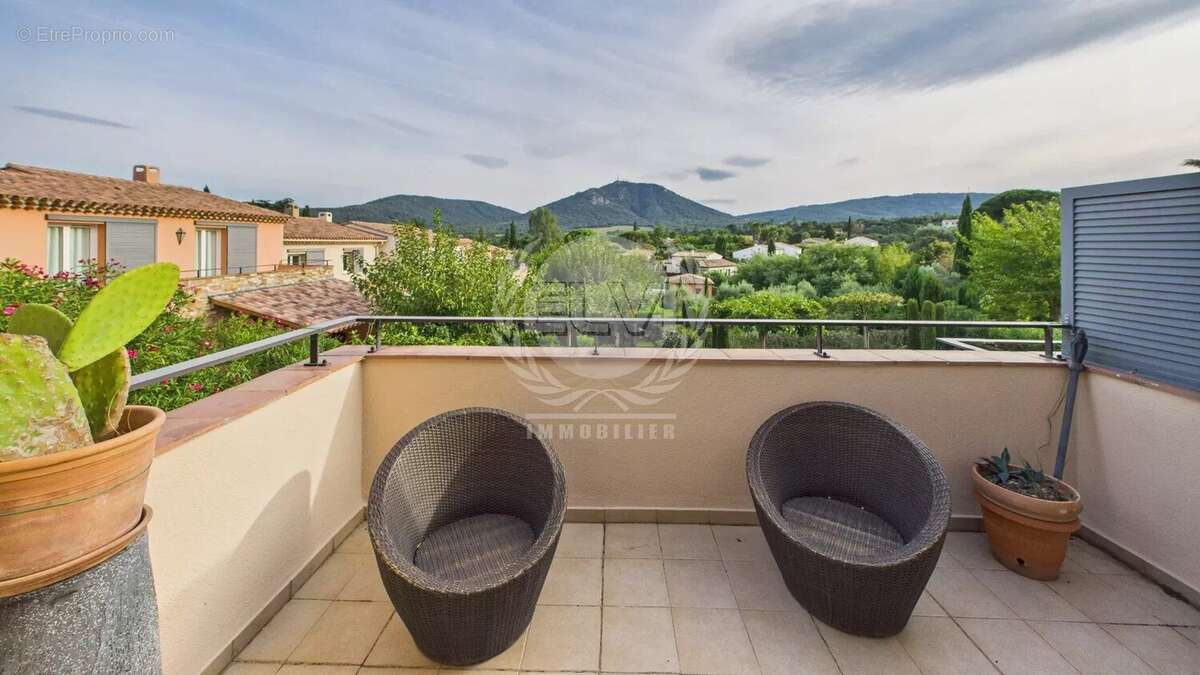 Maison à PLAN-DE-LA-TOUR