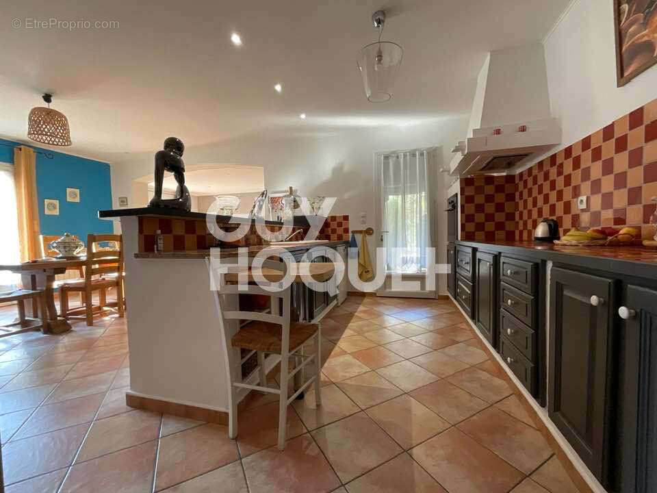 Maison à CHATEAUNEUF-DE-GADAGNE