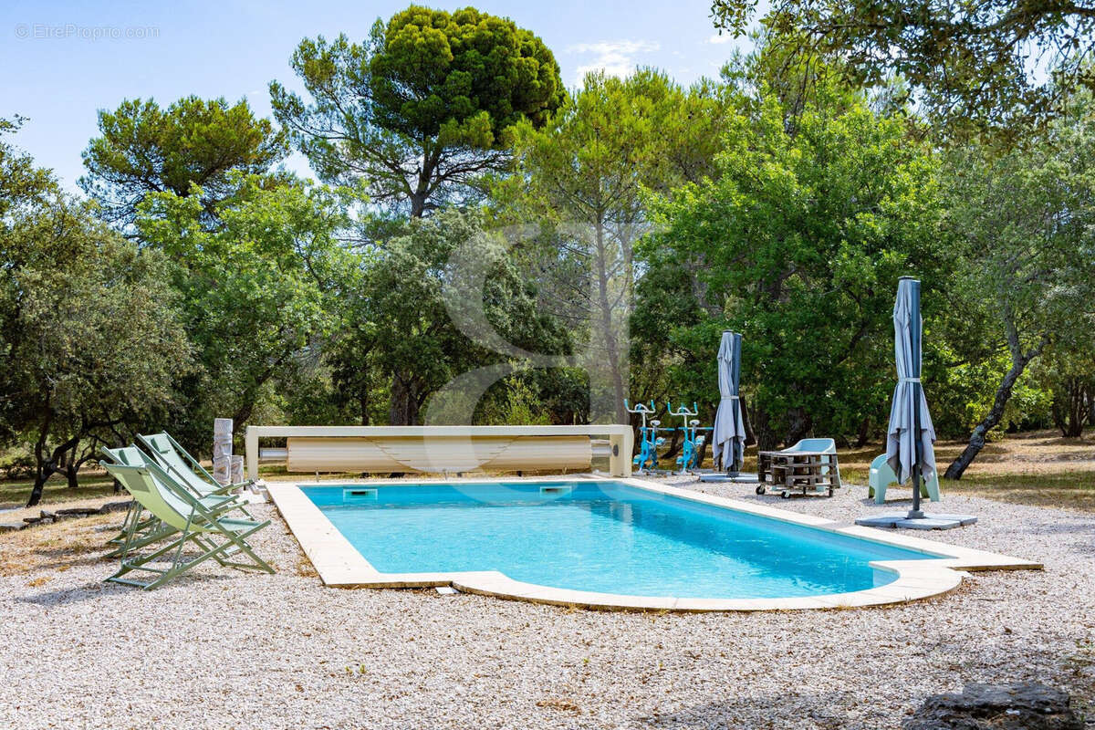 Maison à PERNES-LES-FONTAINES