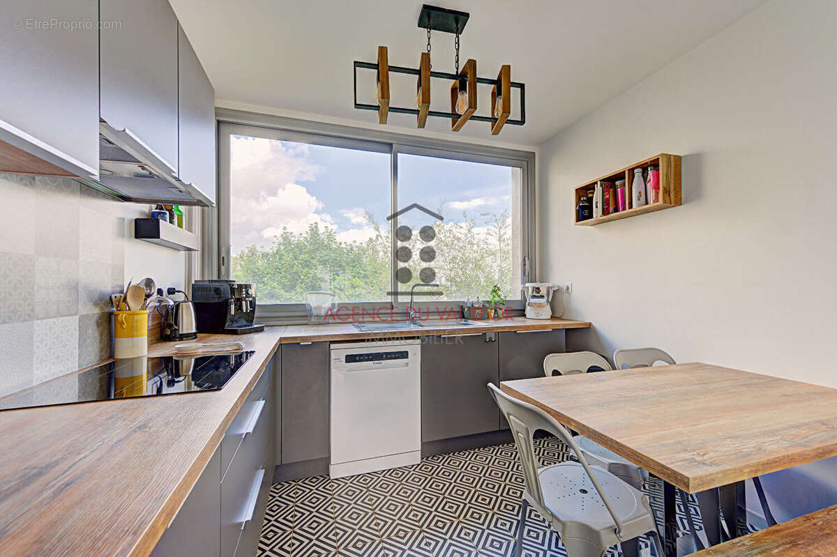 Appartement Saint-Cloud / 5 pièces 112,17 m2 / En parfait état avec une belle vue dégagée - photo 3