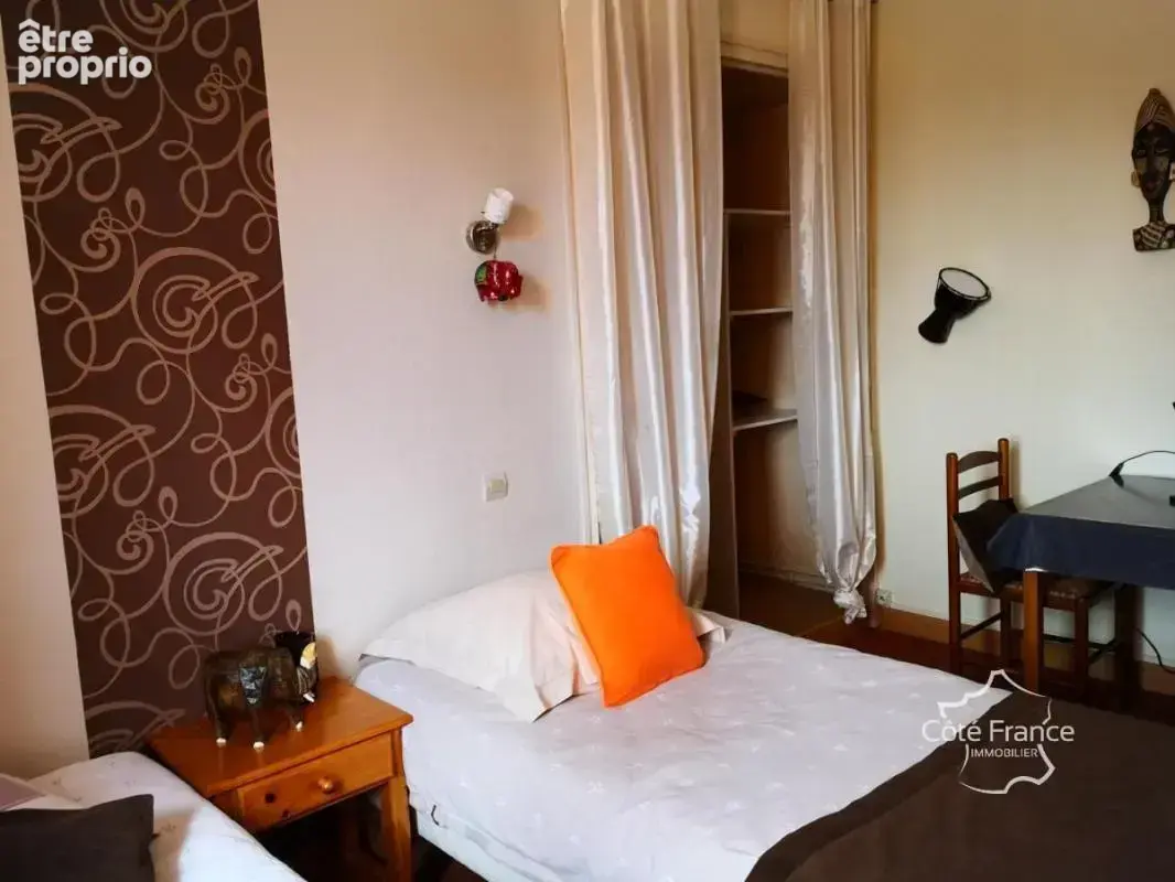 Auberge familiale de 8 chambres avec dépendances dans un lie - photo 22