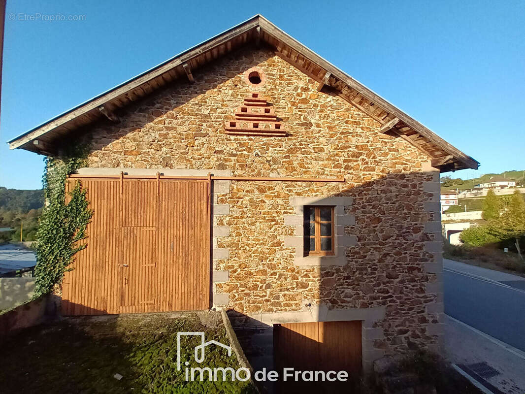 Maison à FLAGNAC